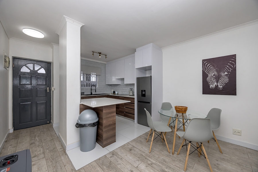 To Let 2 Bedroom Property for Rent in Big Bay Western Cape